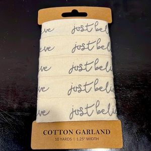 NWT Christmas Garland